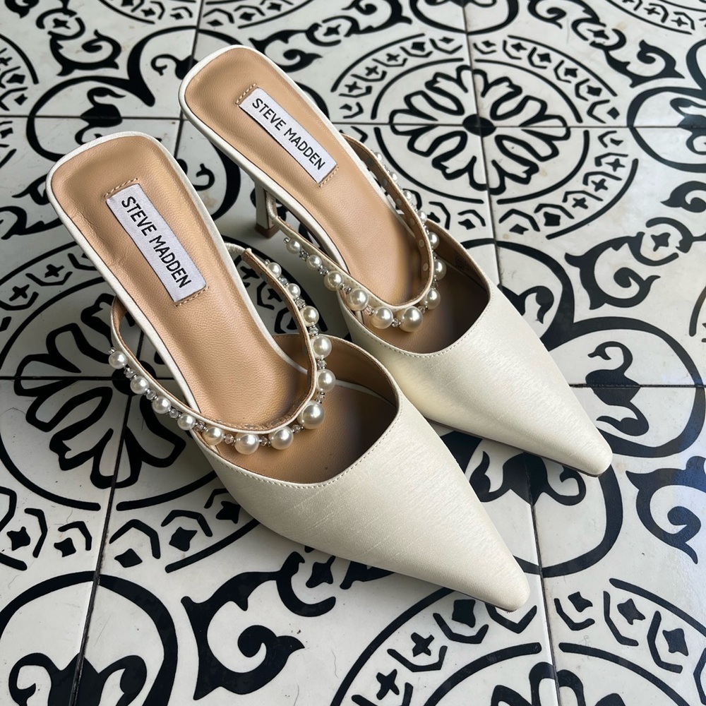 Steve Madden Brecki-P White Pearl-Adorned Heels size 9